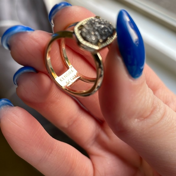 Kendra Scott Elyse ring - Picture 3 of 4